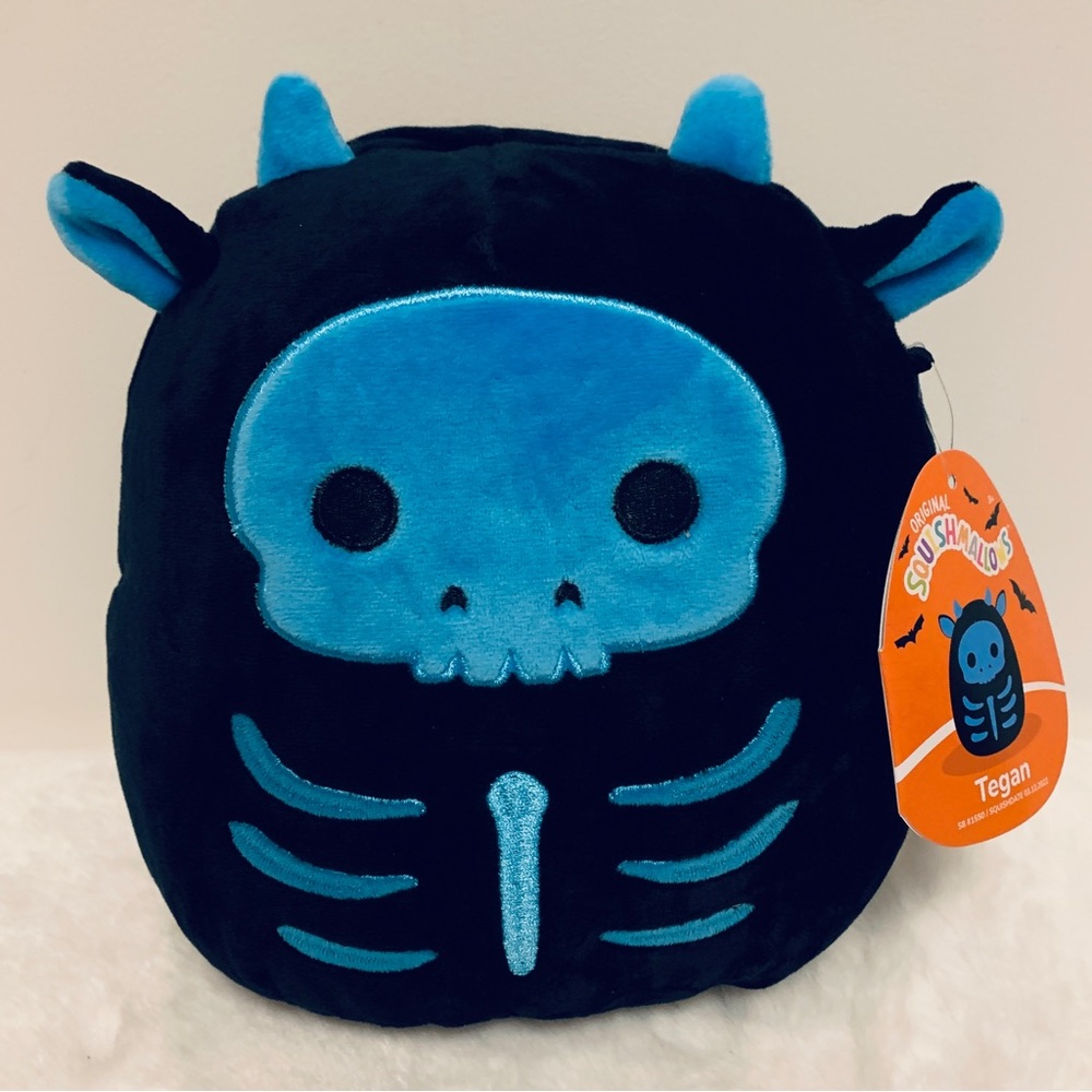Squishmallow Tegan Skeleton Cow 🐮, Halloween 🎃👻, Spooky, 8” New